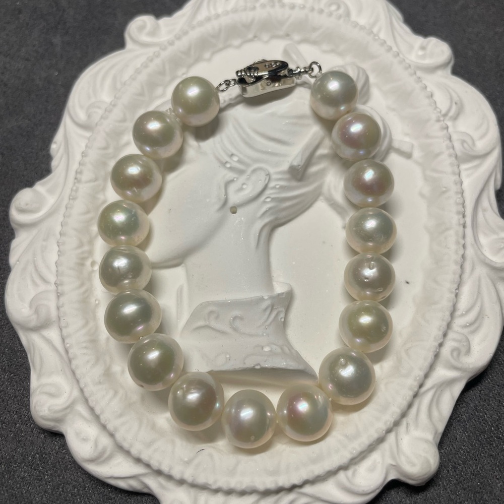 SOLD
S925 Freshwater Pearl Bracelet